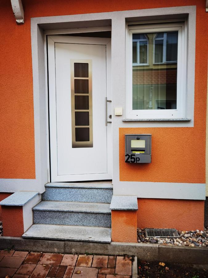 מגדבורג Modernes Behagliches Haus Mit Kamin, Terrasse Und Garten מראה חיצוני תמונה